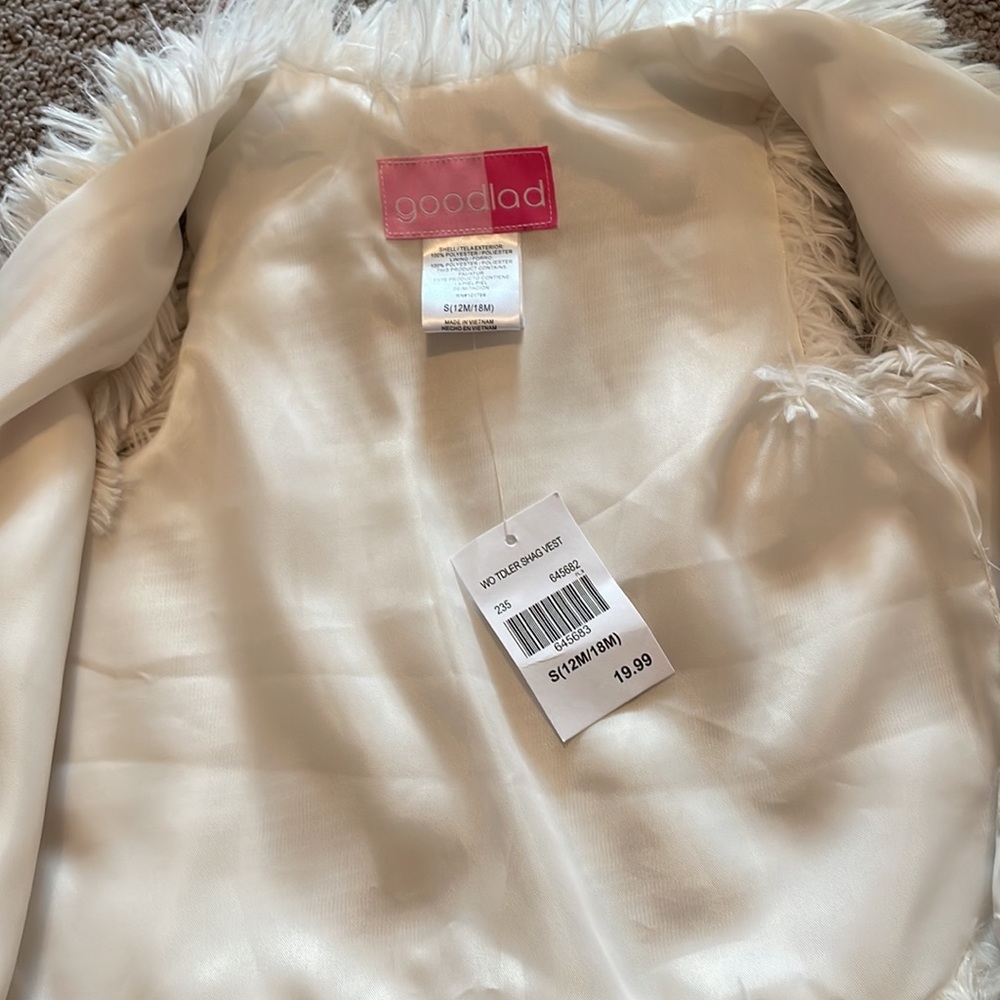 Faux Fur Vest - Picture 2 of 3